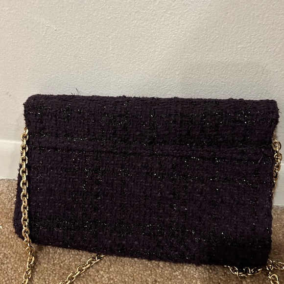Elegant lilac crossbody wallet with chain and clasp - Picture 6 of 6